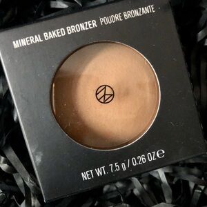 IL MAKIAGE Mineral Baked Bronzer